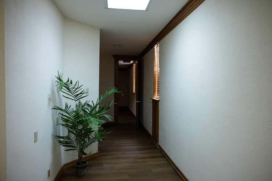 More Photos Of 10225 W Thunderbird Blvd, Sun City Medical For Sale