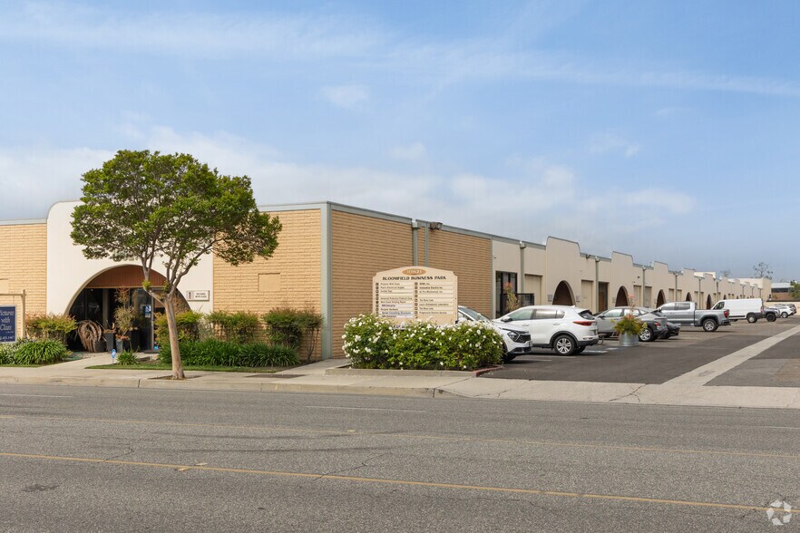 More Photos Of 10621 Bloomfield St, Los Alamitos Unknown For Lease