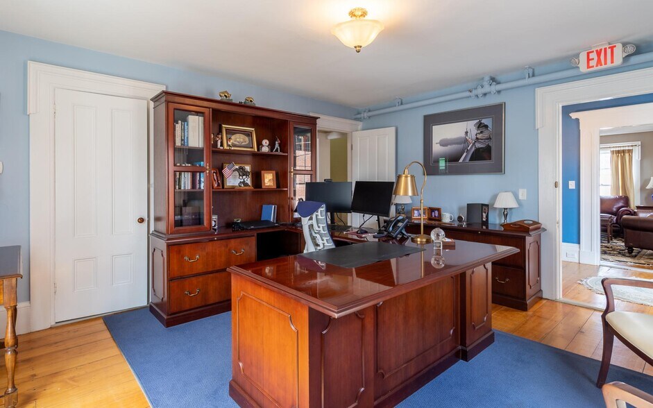 More Photos Of 110 Chapel St, Portsmouth Office For Lease