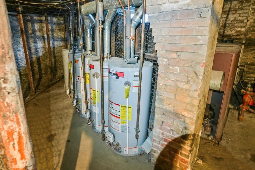 More Photos Of 79 Hamlet Ave, Woonsocket Apartments For Sale