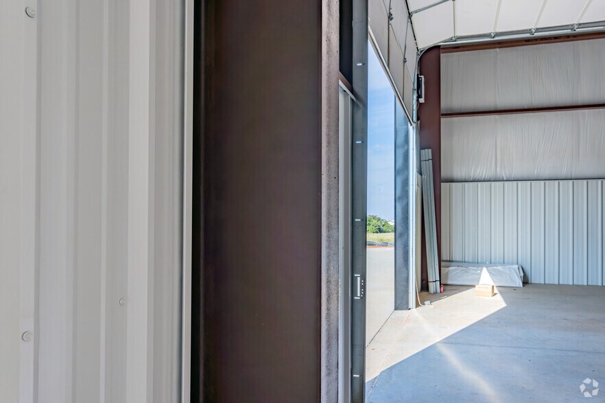 More Photos Of 11571 Blacksand Dr, Edmond Unknown For Lease