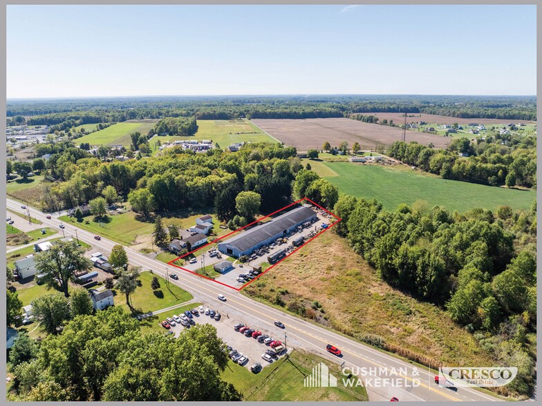 More Photos Of 4171 OH-14, Ravenna Showroom For Sale