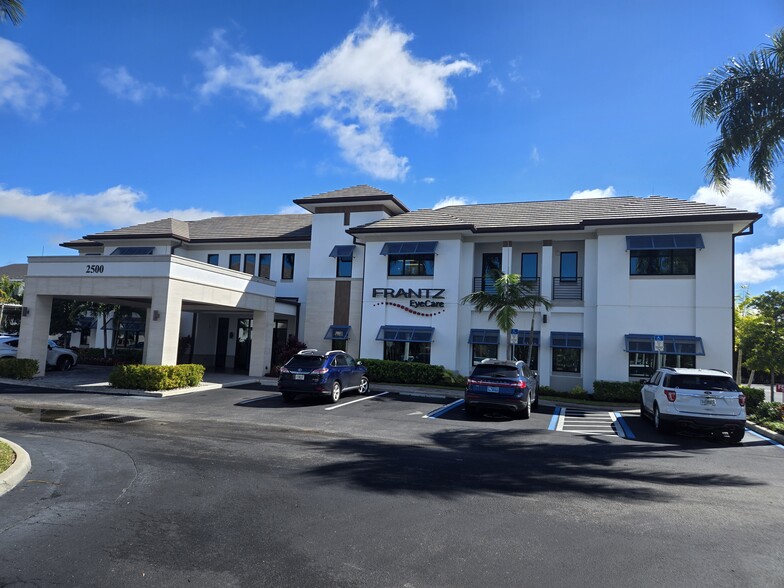 Primary Photo Of 2500 Goodlette Rd N, Naples Medical For Lease