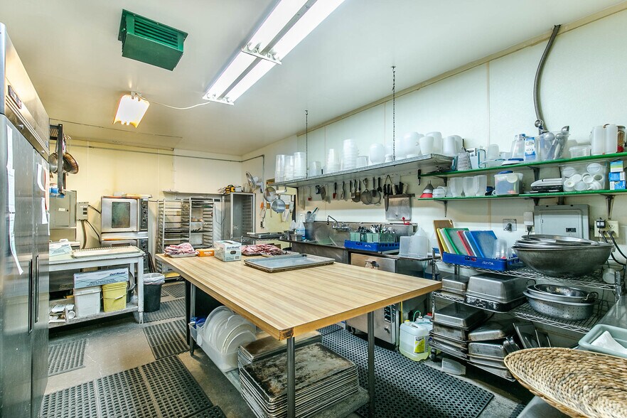 More Photos Of 14836 OR-38, Elkton Restaurant For Sale