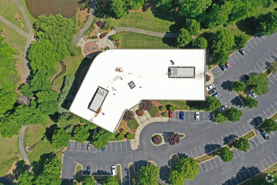 More Photos Of 4100 Mendenhall Oaks Pky, High Point Office For Lease