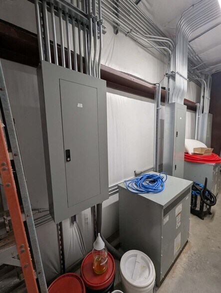 More Photos Of 1171 Us-25 Hwy, Travelers Rest Manufacturing For Sale