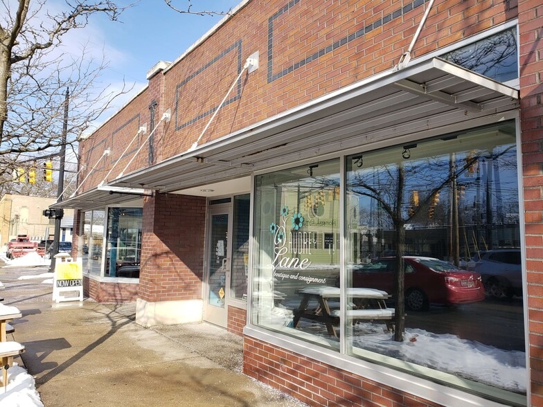 More Photos Of 1007 Lake Dr SE, Grand Rapids Freestanding For Sale