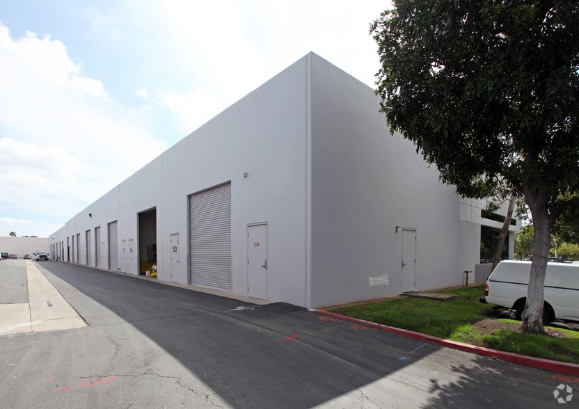 More Photos Of 17 Hammond, Irvine Research And Development For Lease