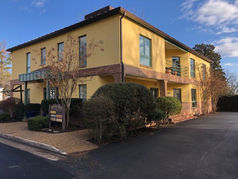 More Photos Of 5 N Hamilton St, Middleburg Office For Sale