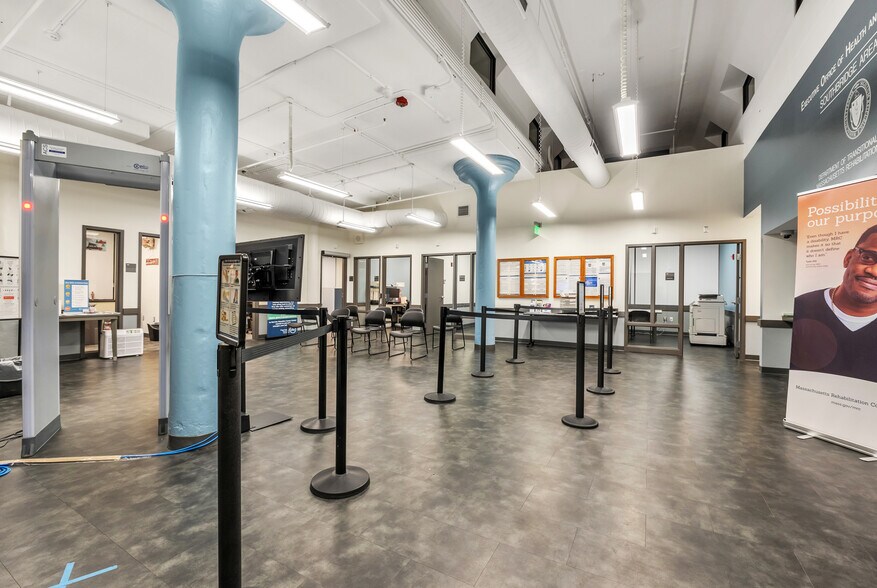 More Photos Of 80 Optical Dr, Southbridge Flex For Lease