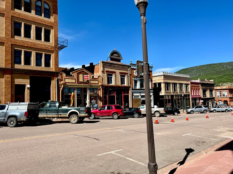 More Photos Of 308 Victor, Victor General Retail For Sale