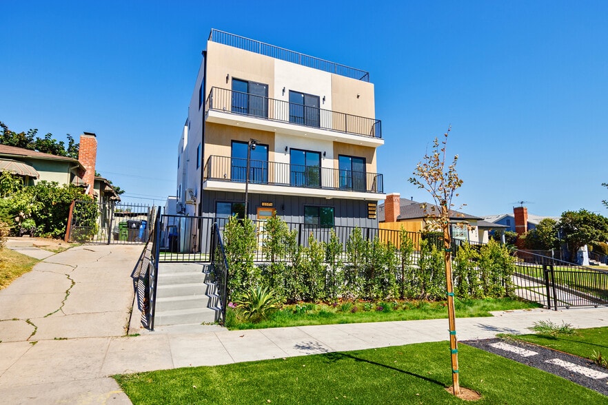 More Photos Of 1330 S Longwood Ave, Los Angeles Apartments For Sale