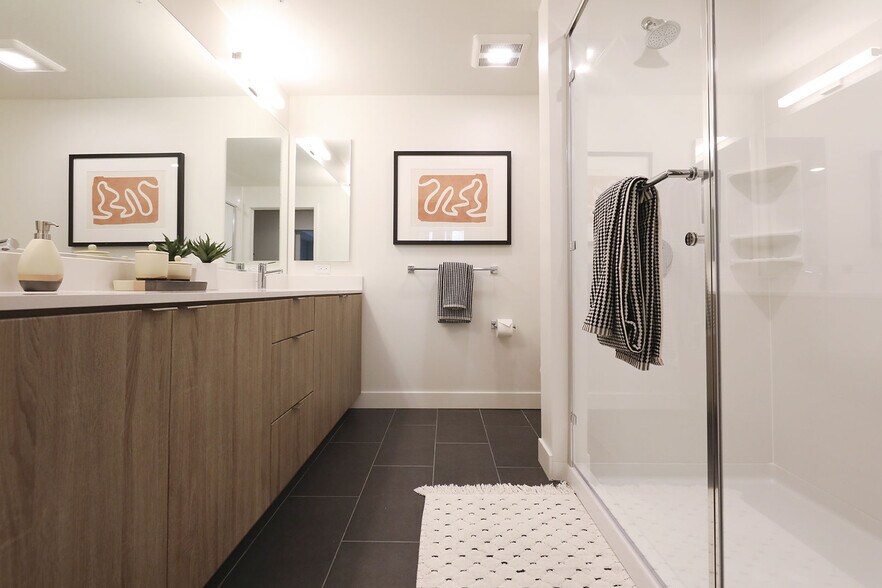 More Photos Of 1100 Webster St, Oakland Apartments For Lease