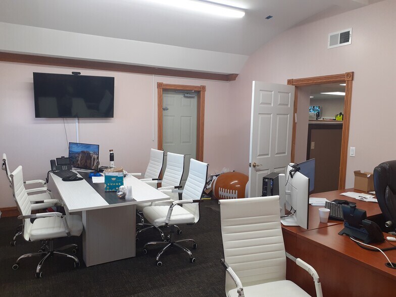 More Photos Of 80 Black Meadow Rd, Chester Warehouse For Sale