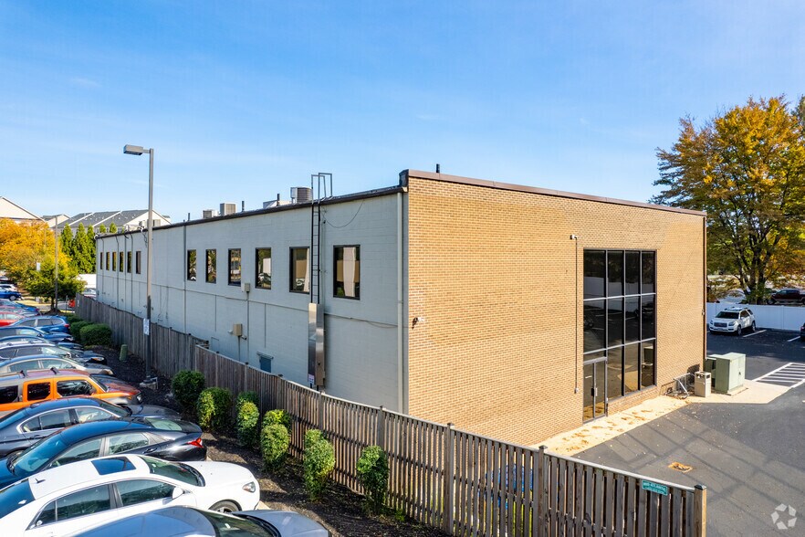 More Photos Of 1406 S Crain Hwy, Glen Burnie Office For Lease