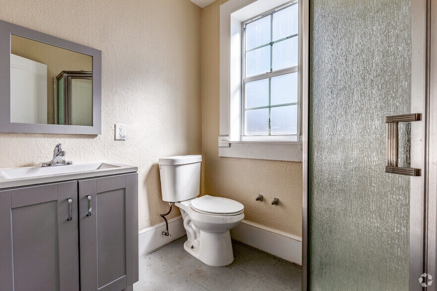 More Photos Of 1103-1109 14th St W, Bradenton Medical For Lease
