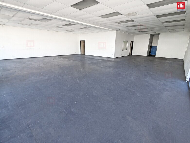 More Photos Of 13900-13912 E Valley Blvd, La Puente Manufacturing For Lease