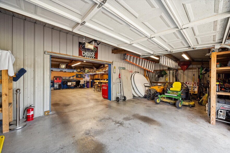 More Photos Of 18232 County Road 127, Pearland Lodge Meeting Hall For Sale