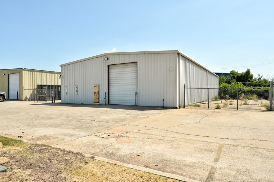 More Photos Of 412 Glade Ave, Oklahoma City Manufacturing For Lease