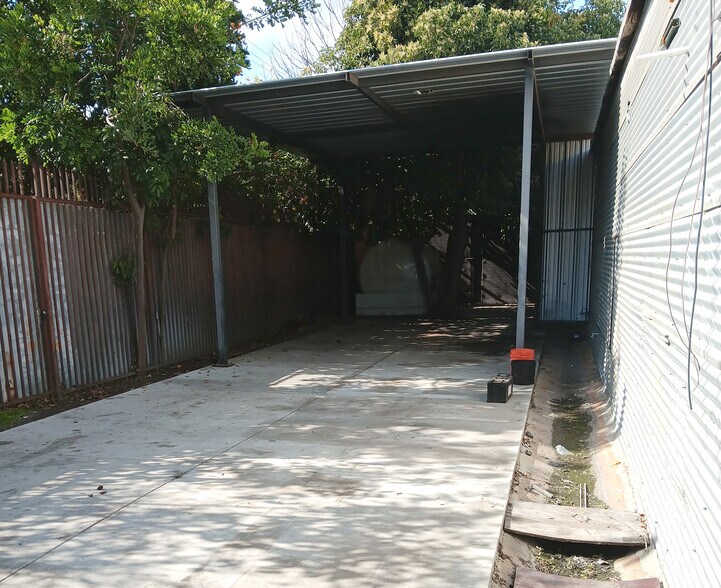 More Photos Of 710-734 E 62nd St, Los Angeles Warehouse For Lease