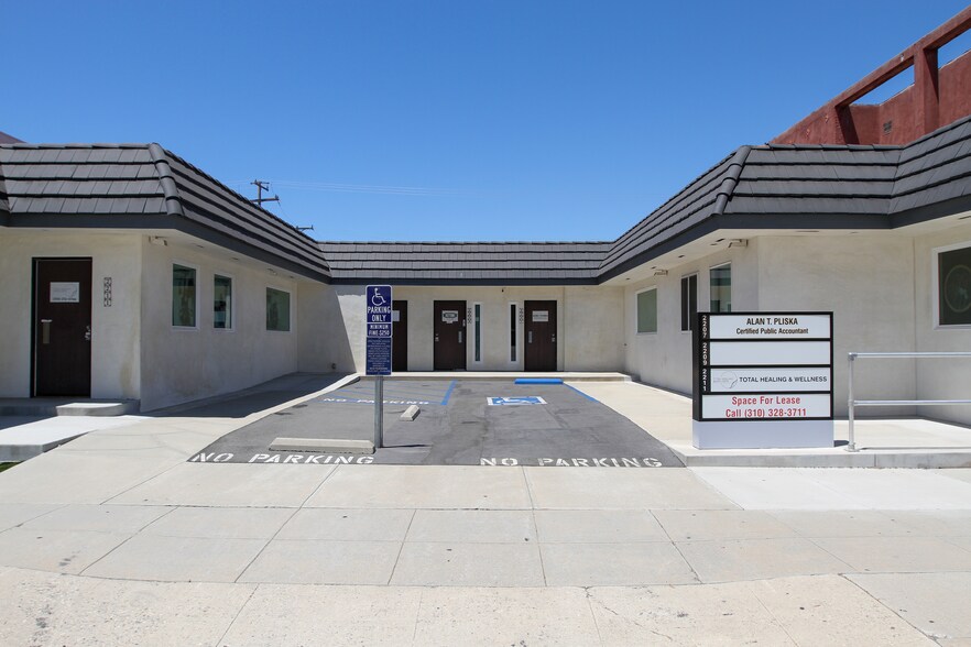 Primary Photo Of 2207-2211 W Torrance Blvd, Torrance Loft Creative Space For Lease