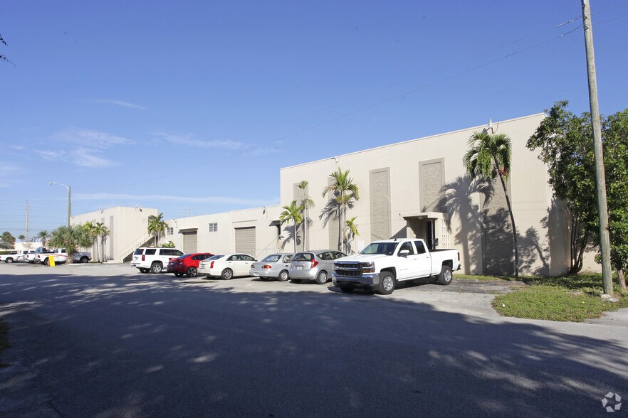 More Photos Of 821-841 NW 57th Pl, Fort Lauderdale Manufacturing For Lease