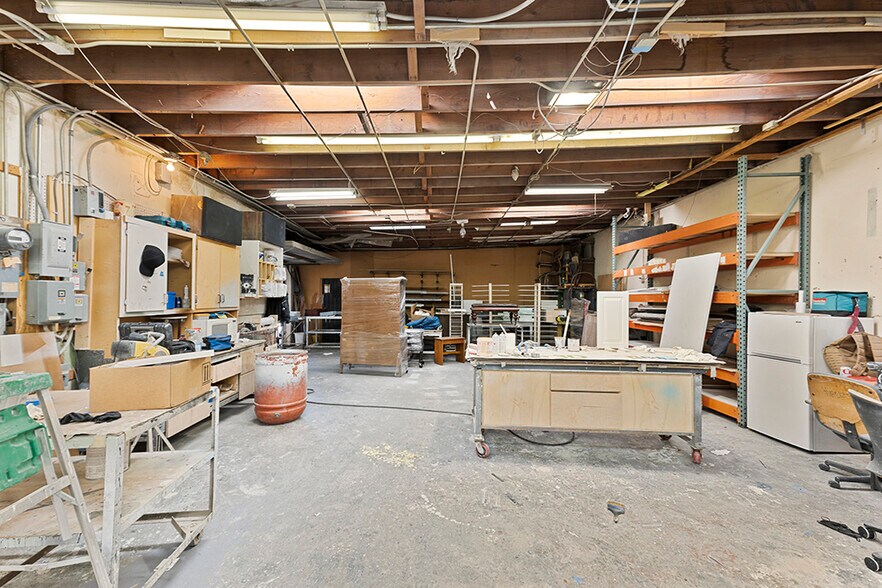 More Photos Of 7438 Varna Ave, North Hollywood Warehouse For Sale