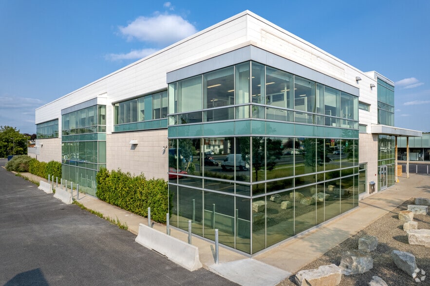 More Photos Of 4025 Boul Taschereau, Longueuil Medical For Lease