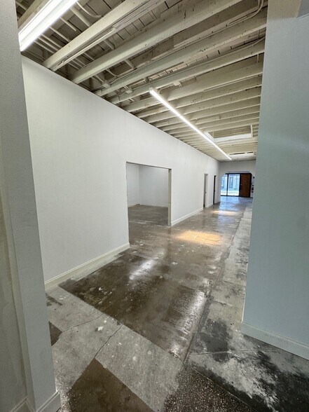 More Photos Of 323-329 Central Ave, Sarasota Office For Lease