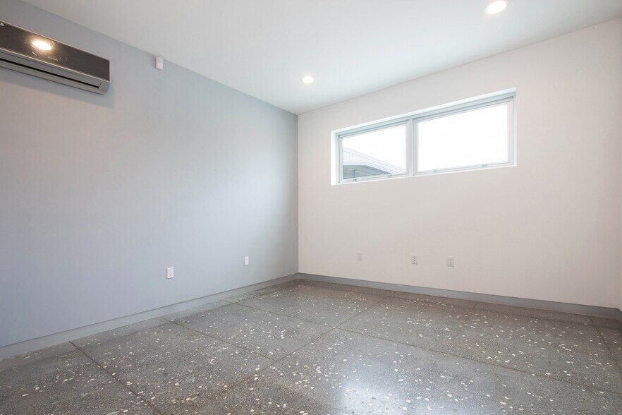 More Photos Of 215-237 California St, El Segundo Loft Creative Space For Lease