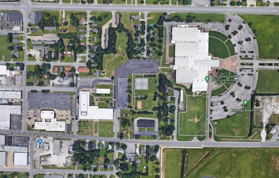 More Photos Of 601-605 E Emma Ave, Springdale Convenience Store For Sale