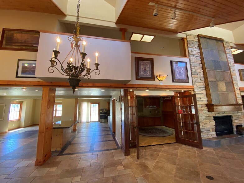 More Photos Of 173 Frontage Rd, South Fork Freestanding For Lease