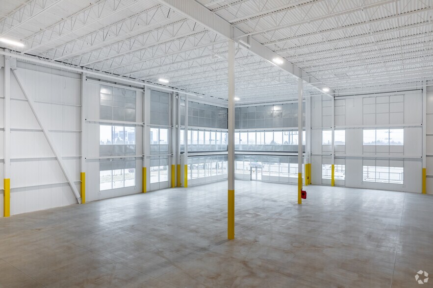 More Photos Of 20 Ironside, Brampton Unknown For Lease