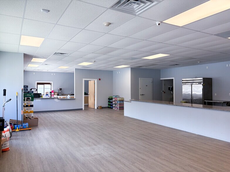 More Photos Of 4 Commerce Way, Milton General Retail For Lease