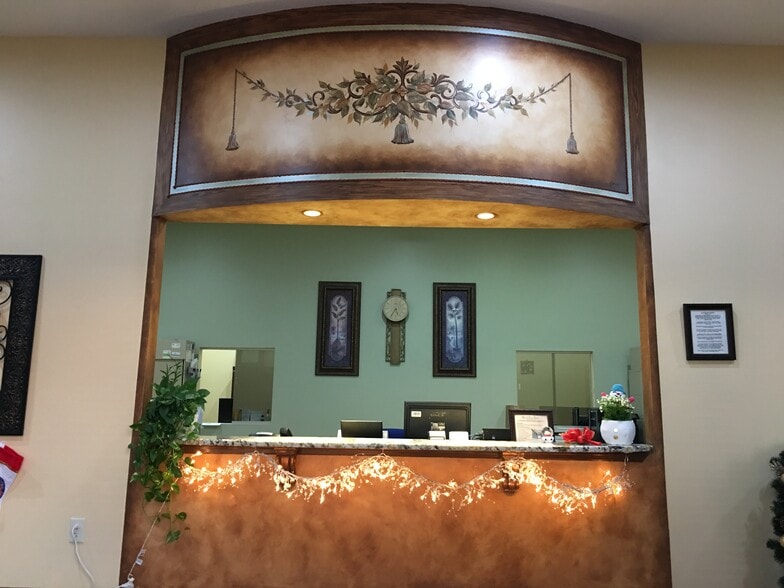 More Photos Of 717 Imar Dr, Sun City Center Medical For Lease