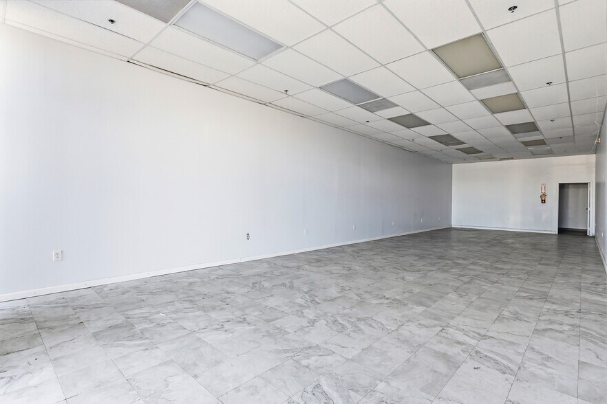 More Photos Of 5025 W Expressway 83, McAllen Restaurant For Lease