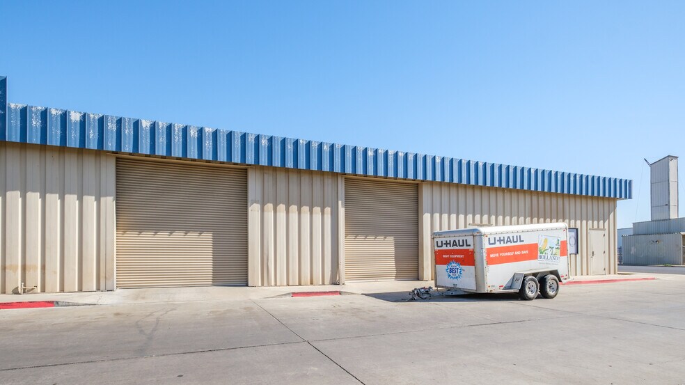 More Photos Of 281 W Merced St, Dinuba Freestanding For Sale