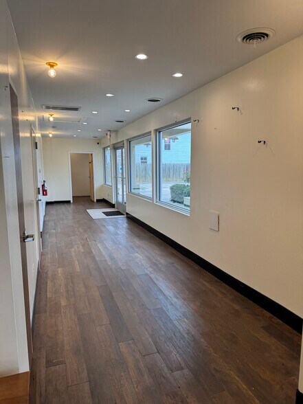 More Photos Of 1600 Princess Anne St, Fredericksburg Storefront Retail Office For Sale