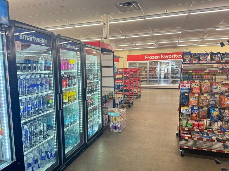 More Photos Of 7226 Central Ave, Albuquerque Storefront For Sale