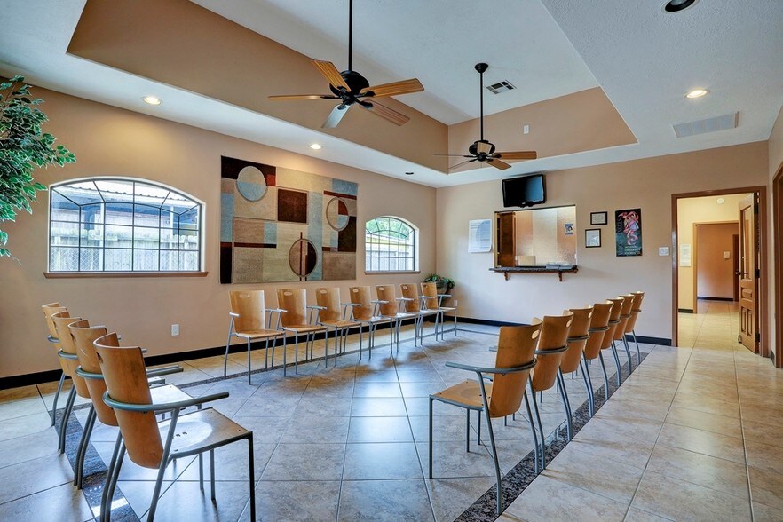 More Photos Of 3208 Broadway St, Houston Medical For Lease