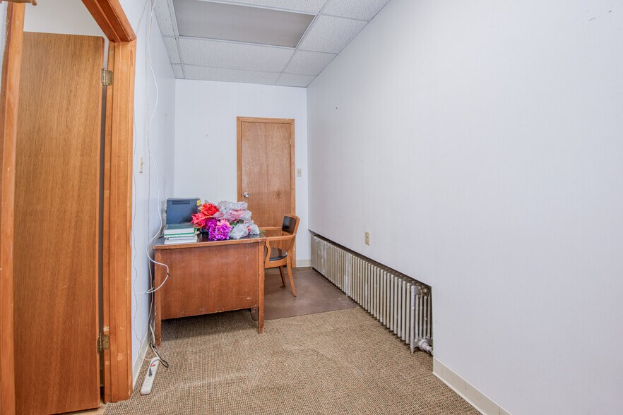 More Photos Of 5614 Verona Rd, Verona Office Residential For Sale