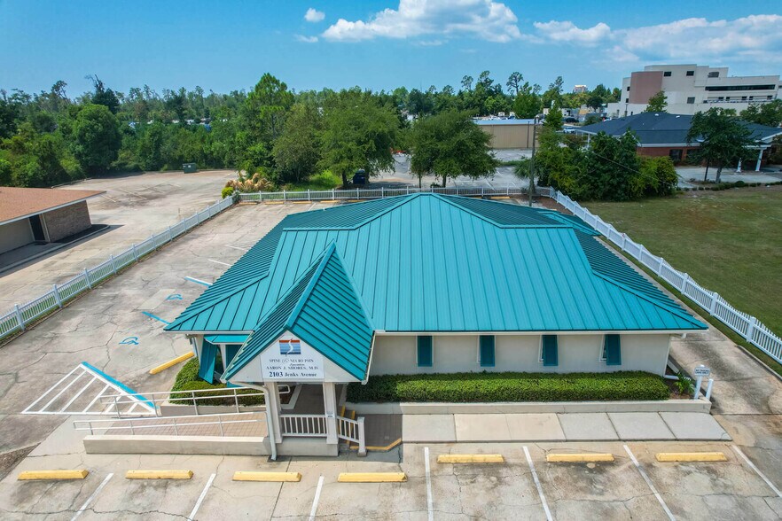 More Photos Of 2103 Jenks Ave, Panama City Medical For Lease