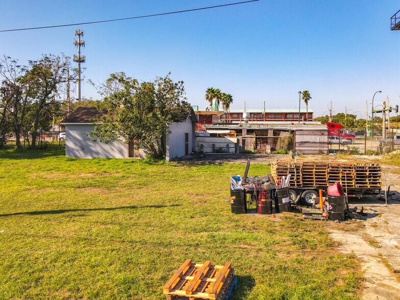 More Photos Of 707 S Orange Blossom Trl, Orlando Storefront For Sale