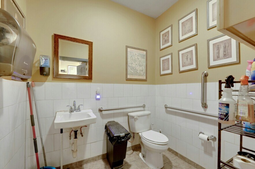 More Photos Of 504 Washington Ave, Belleville Storefront For Sale