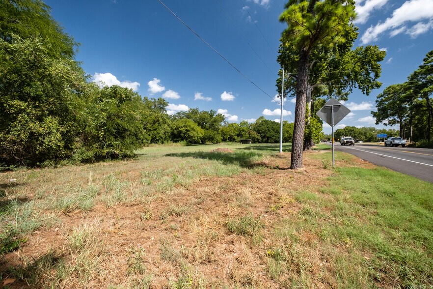 More Photos Of 1408 State Highway 95, Bastrop Land For Sale
