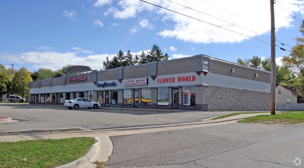 More Photos Of 3233 W Saginaw Hwy, Lansing Storefront For Sale