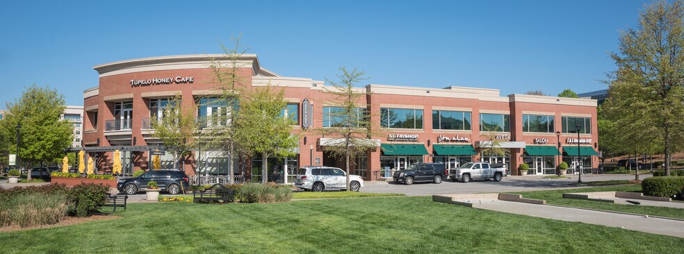 More Photos Of 2000 Meridian Blvd, Franklin Storefront Retail Office For Lease