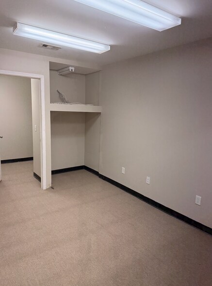 More Photos Of 856-866 W Us-80 Hwy, Pooler Freestanding For Lease