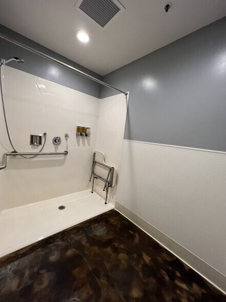 More Photos Of 1230-1240 Churn Creek Rd, Redding Unknown For Lease