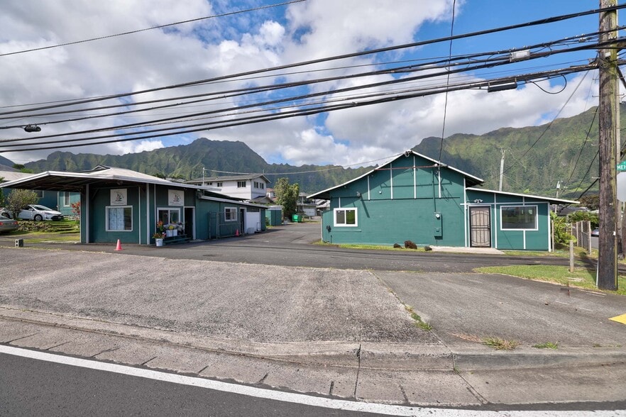 Primary Photo Of 45-428 Kamehameha Hwy, Kāneohe Light Distribution For Sale